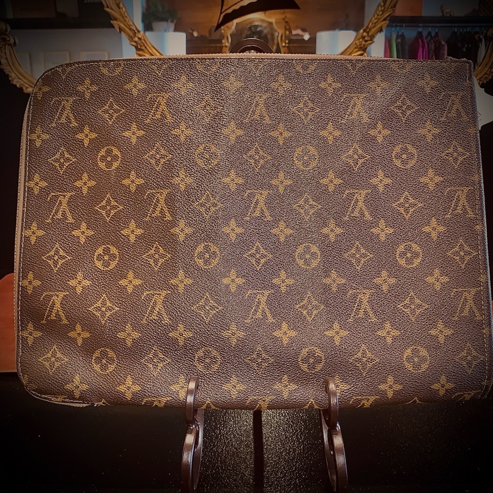 Louis Vuitton ETUI VOYAGE GM